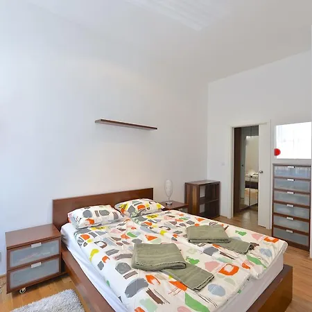 Guestin 2room At Londynska Apartment Prague